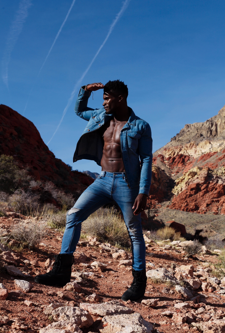 Male model photo shoot of Chaun Williams in Calico Basin