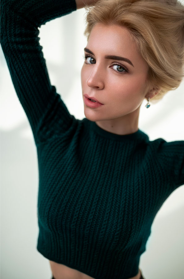 Female model photo shoot of Mariya Retouch