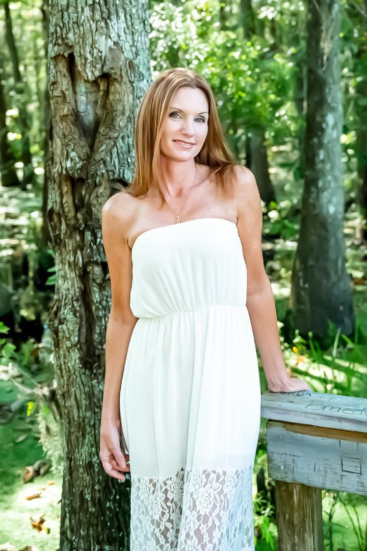 Female model photo shoot of Anna98 by ClydeG in Louisiana Swamp