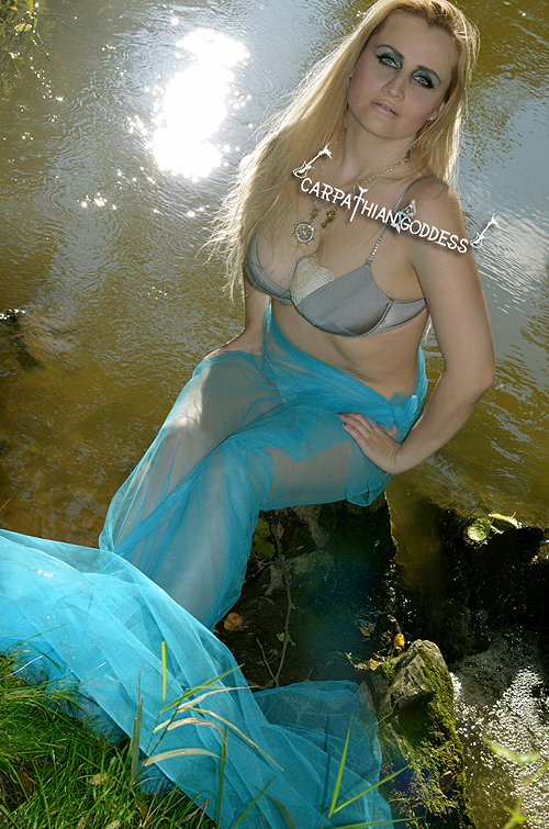 Female model photo shoot of Carpathian Goddess