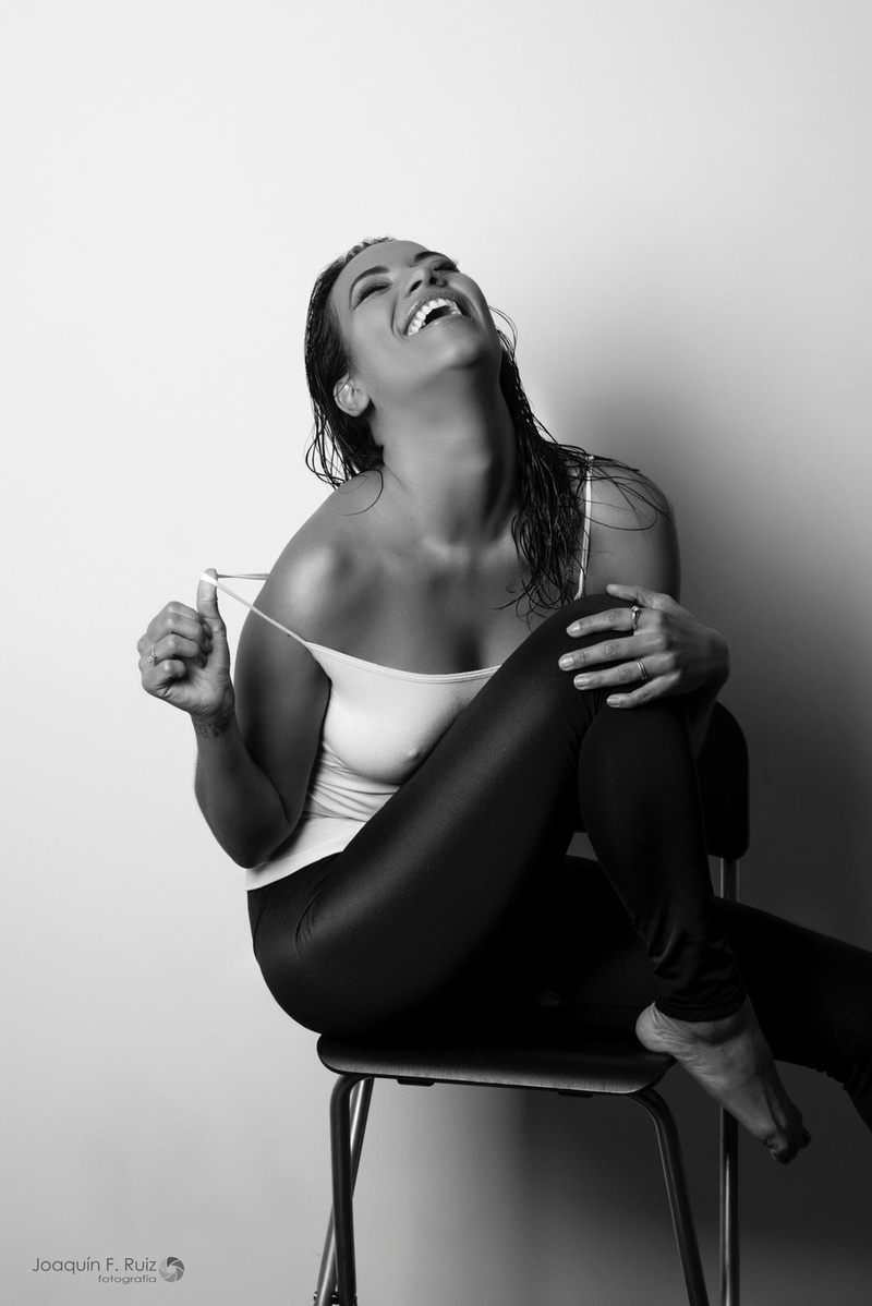 Female model photo shoot of Nilzia Moreira