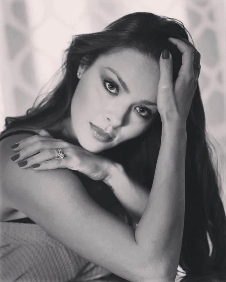 Female model photo shoot of Laura Nicoleta
