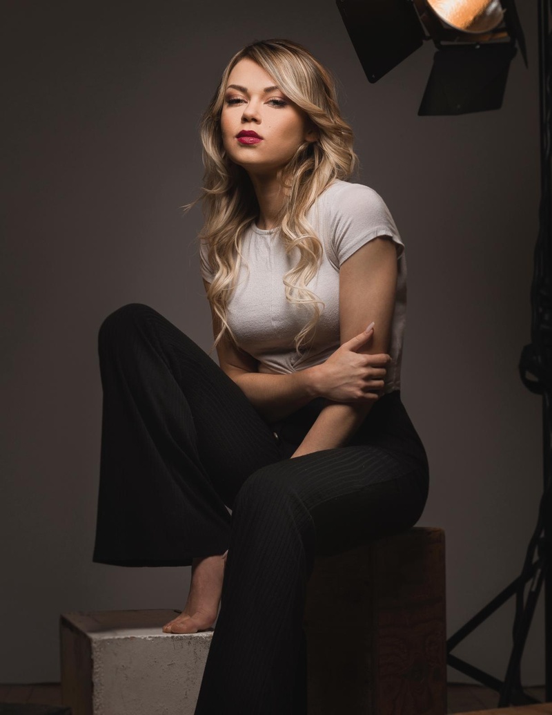 Female model photo shoot of DrewCatherine