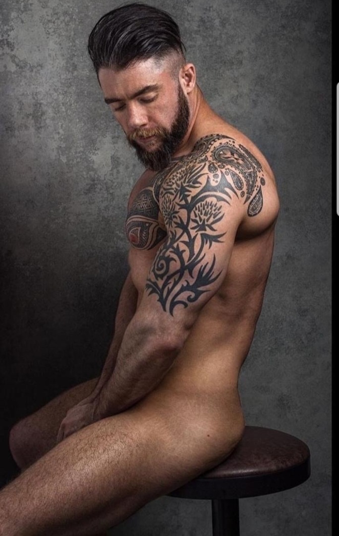 Male model photo shoot of Chrisblack_83