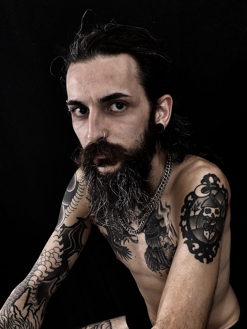 Male model photo shoot of Simo Dark