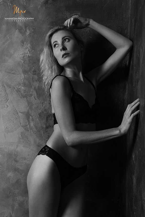 Female model photo shoot of Elena Aleksandrovna