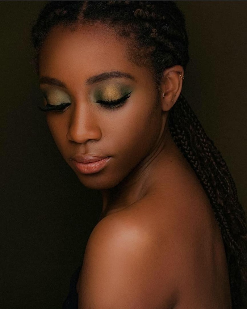 Female model photo shoot of Christie Akomas
