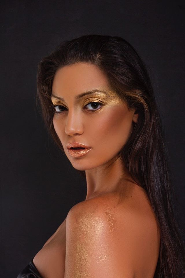 Female model photo shoot of Natalia DiNatale