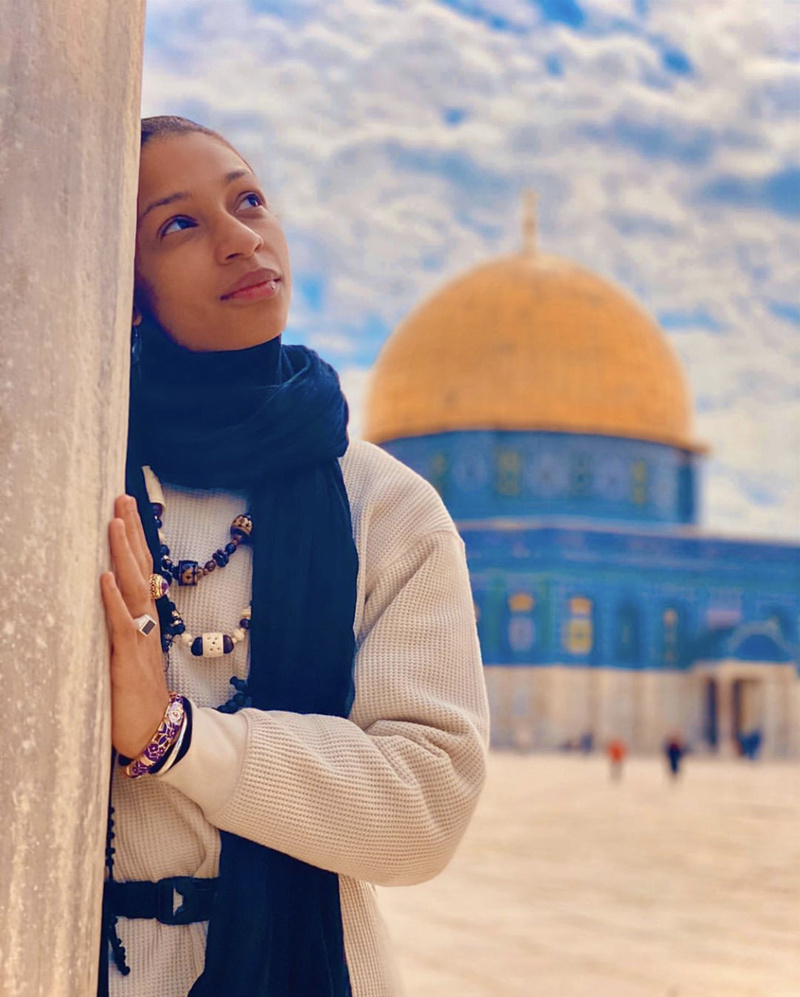 Female model photo shoot of Basheera in Jerusalem