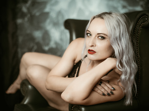 Female model photo shoot of Dark Ophelia