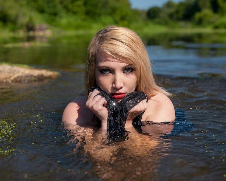 Female model photo shoot of The_victoria_maria in Warrenville, Illinois
