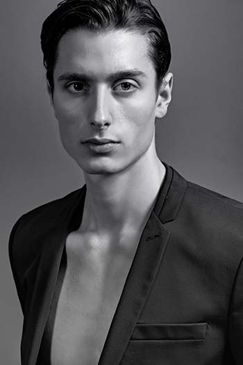Male model photo shoot of Waldemar Z