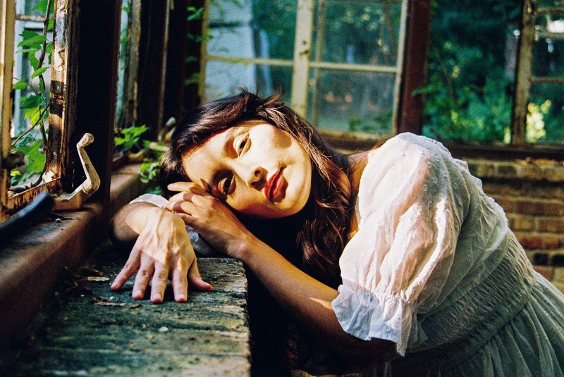 Female model photo shoot of LaurenLeon1990