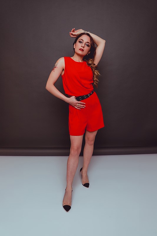 Female model photo shoot of Isa Alvarez