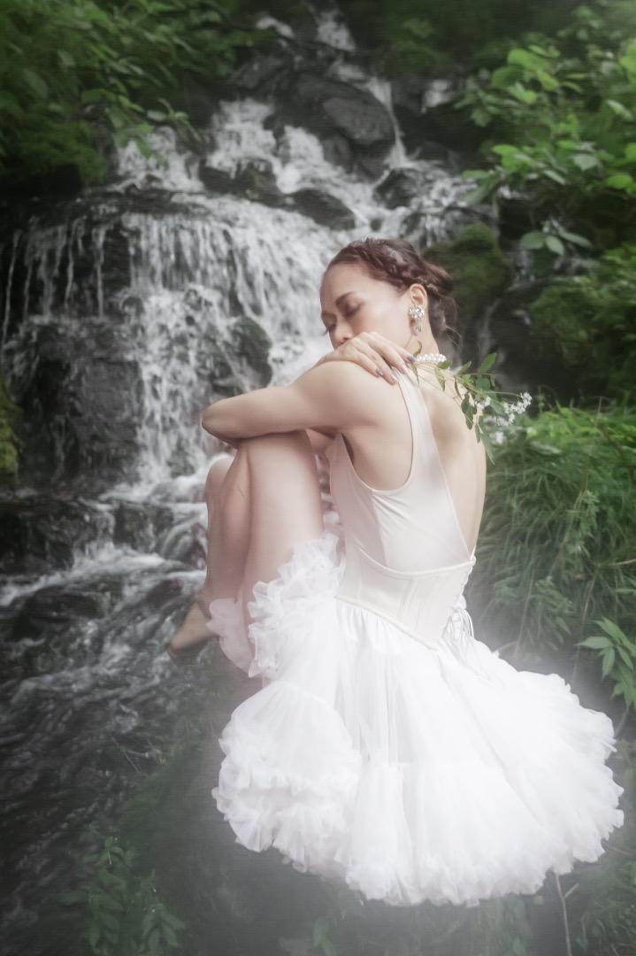 Female model photo shoot of Cay Izumi