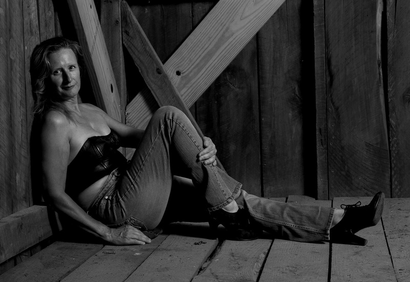 Female model photo shoot of Starlyte Ryder by Darryl O in Powder Springs, GA
