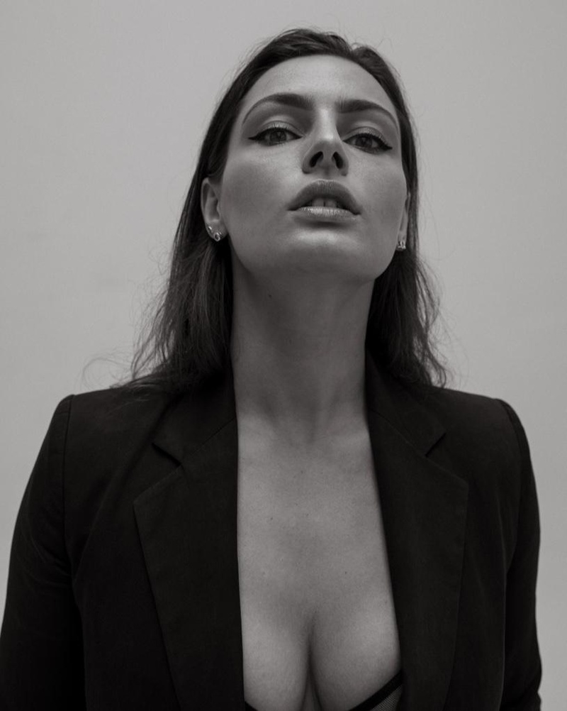 Female model photo shoot of AdrianaB