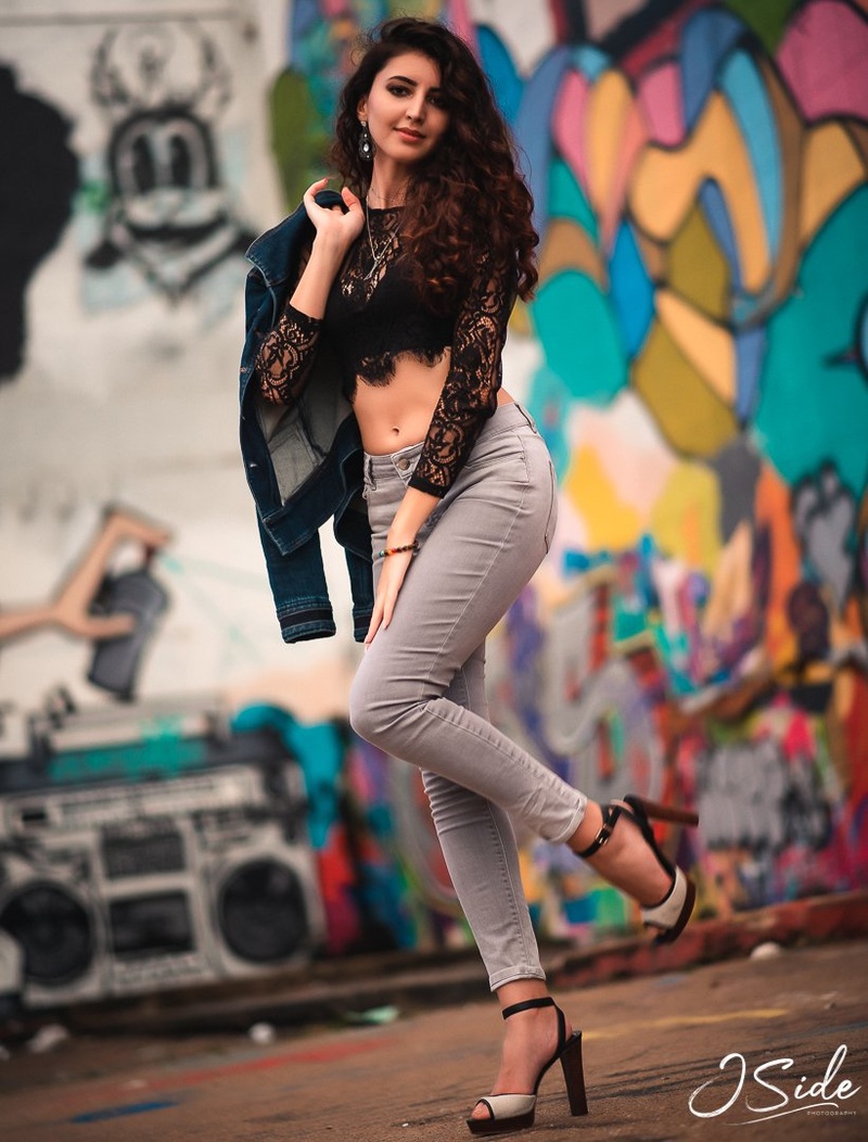 Female model photo shoot of Mia Milanesi in Downtown, Houston.