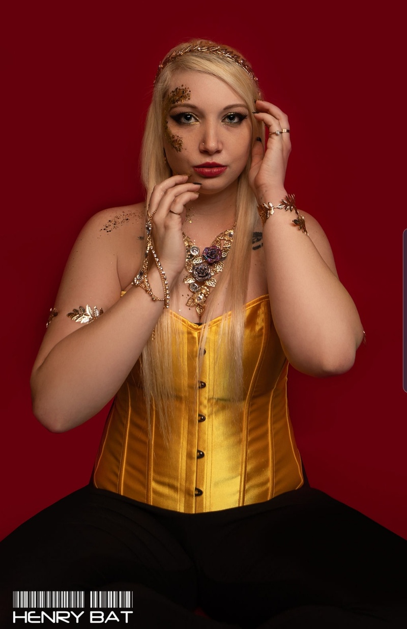 Female model photo shoot of The_victoria_maria in Yorkville, Illinois