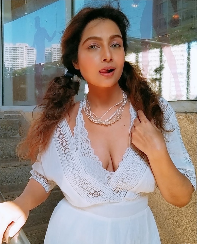 Female model photo shoot of Jia011 in Mumbai