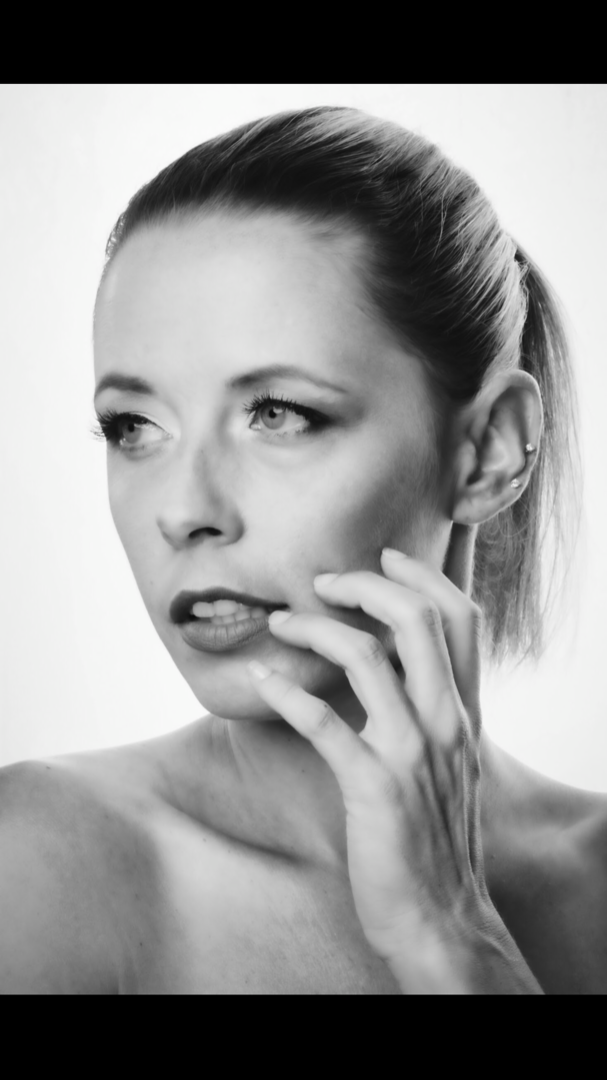 Female model photo shoot of Amanda Renee