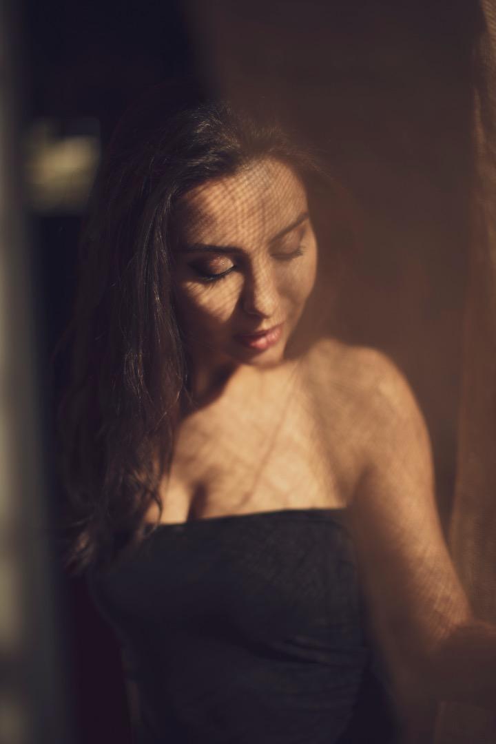 Female model photo shoot of Ana Karp