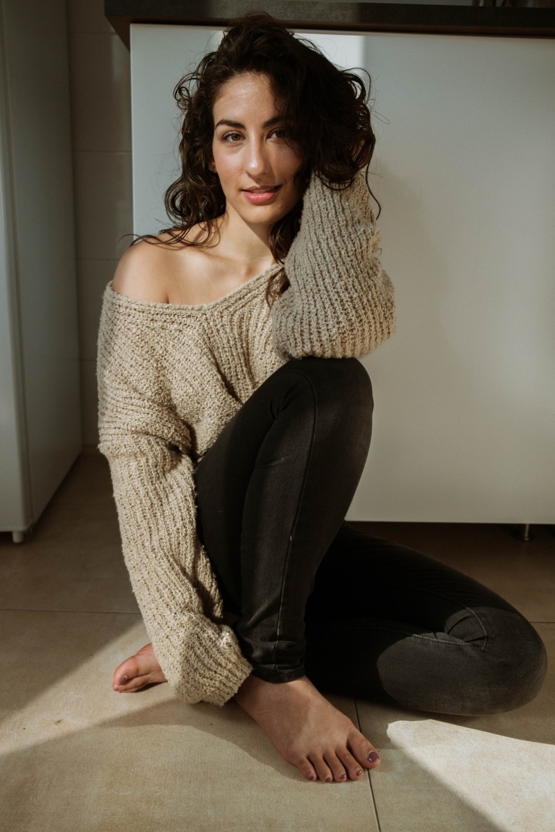 Female model photo shoot of Alysia Marie