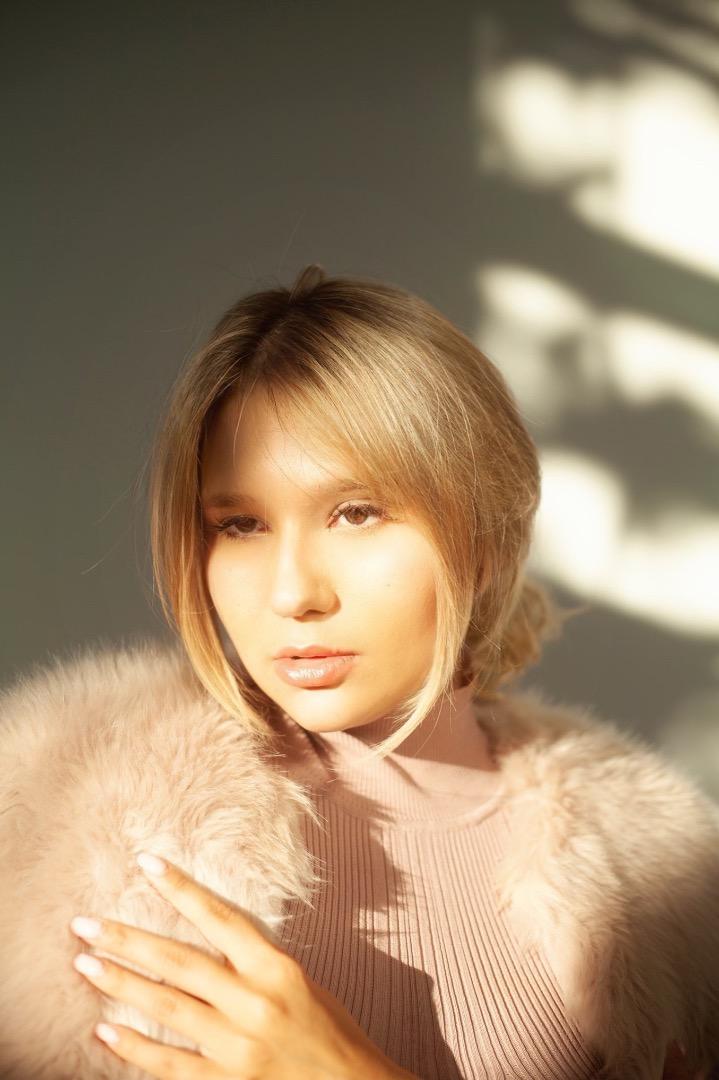 Female model photo shoot of Kristinakullinsova