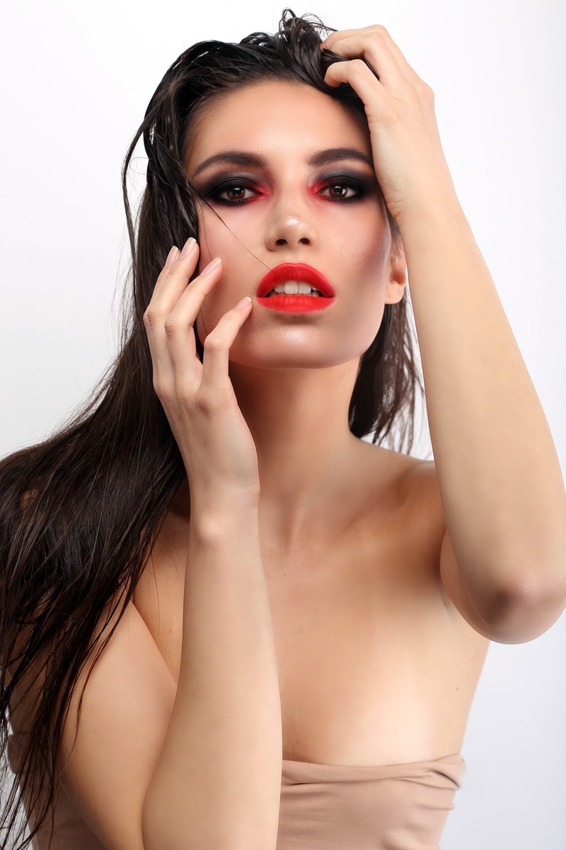 Female model photo shoot of Jelena Jokic