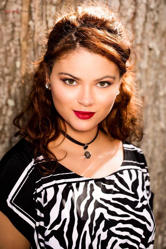 Female model photo shoot of IsabelMarquez12