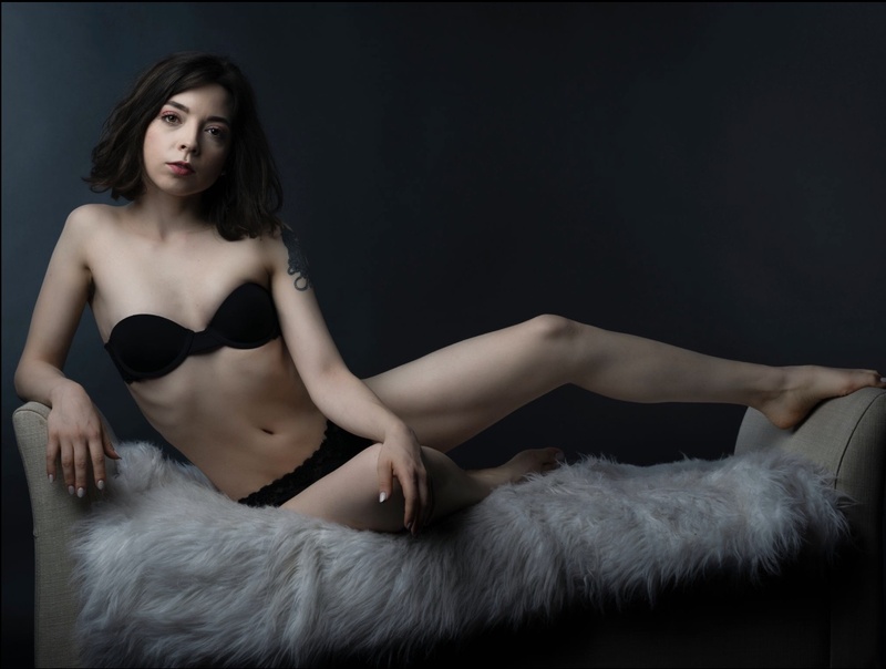 Female model photo shoot of Ava Ette
