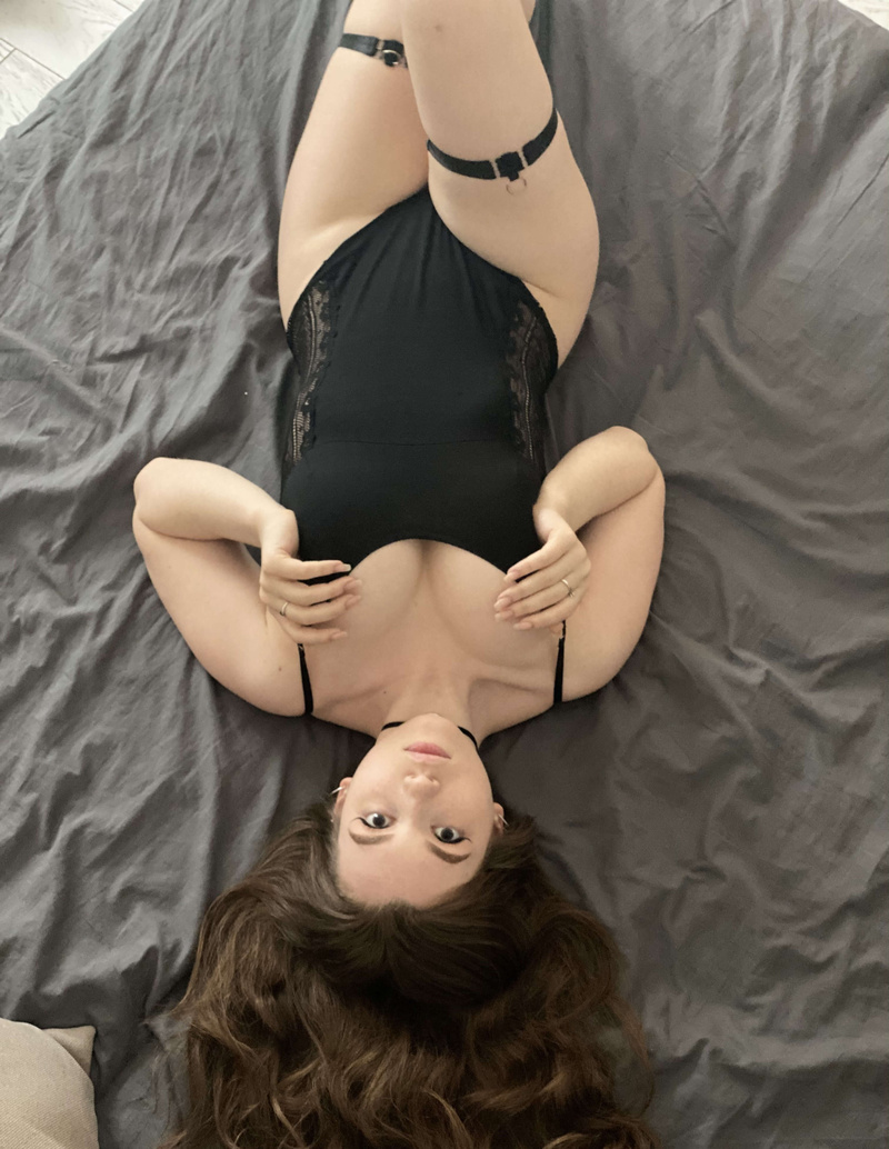 Female model photo shoot of MelanieLynn