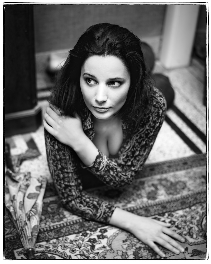 Female model photo shoot of Delphine Mertens