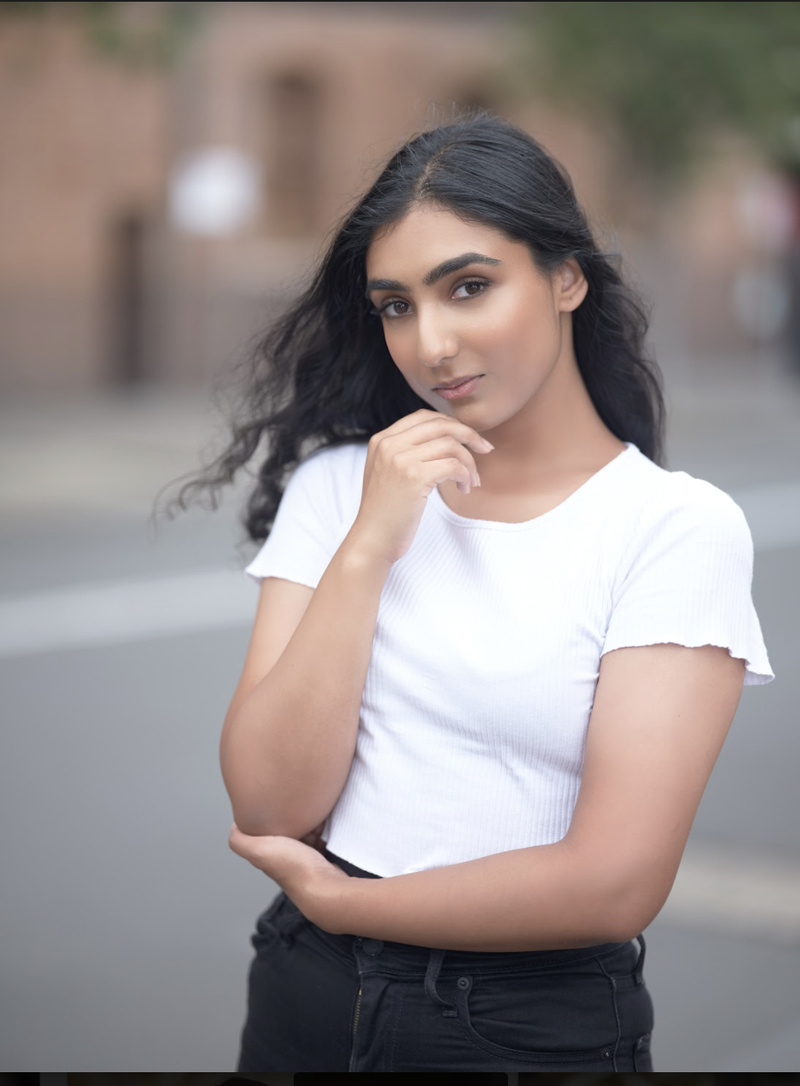 Female model photo shoot of Nabeela Rasheed