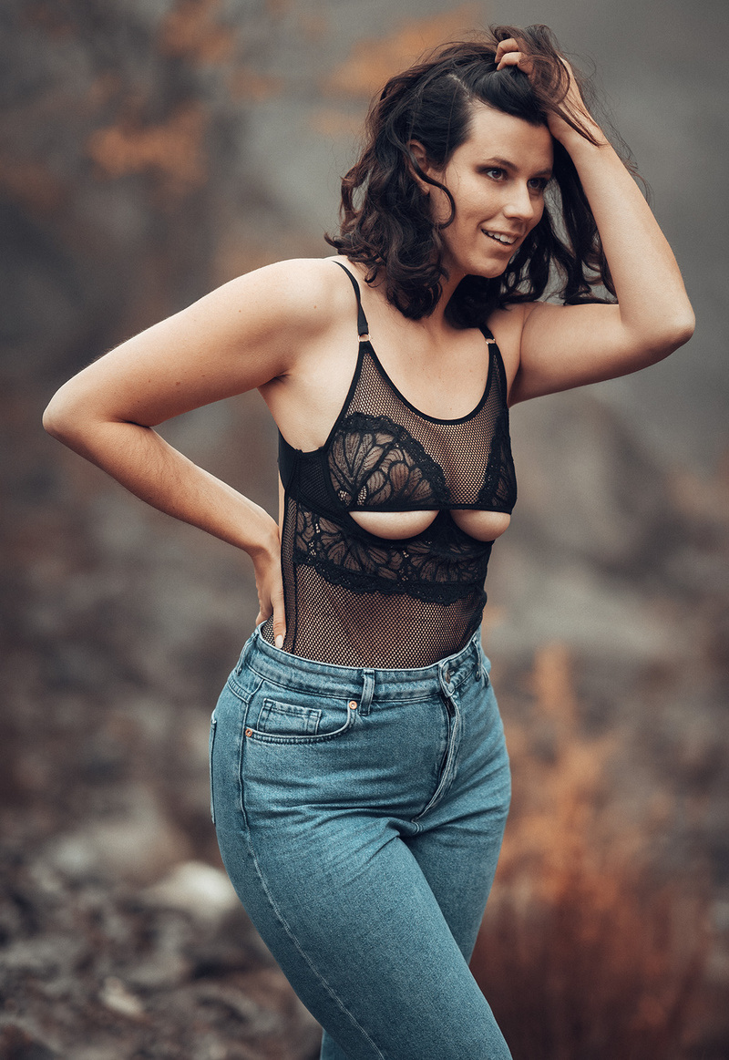 Female model photo shoot of Katiaberlin