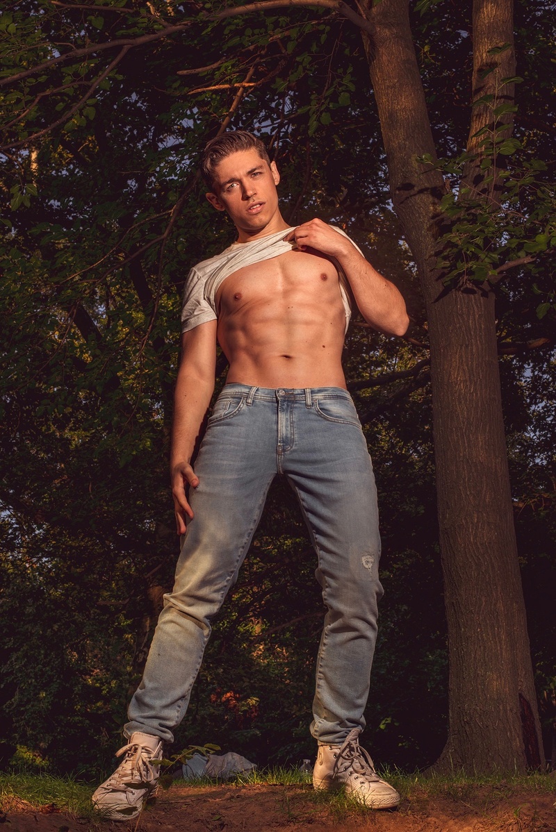 Male model photo shoot of Ralph Matti