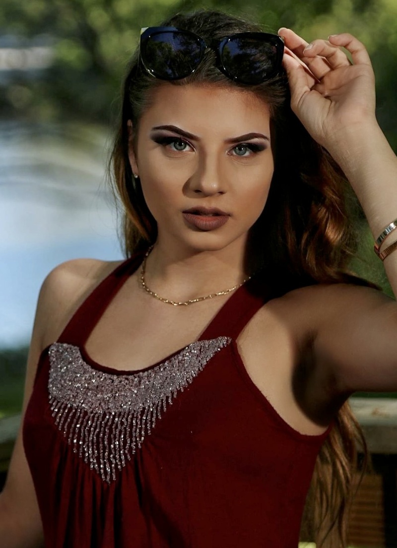 Female model photo shoot of NATALKA