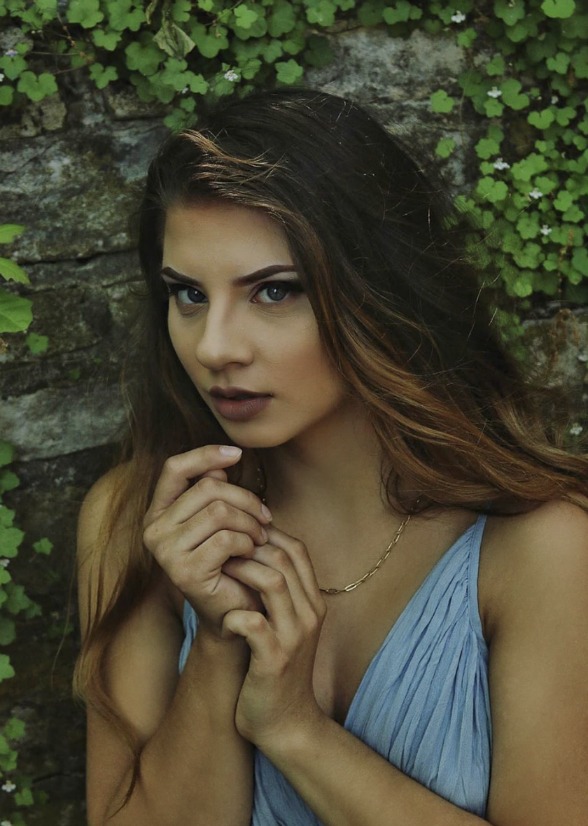 Female model photo shoot of NATALKA