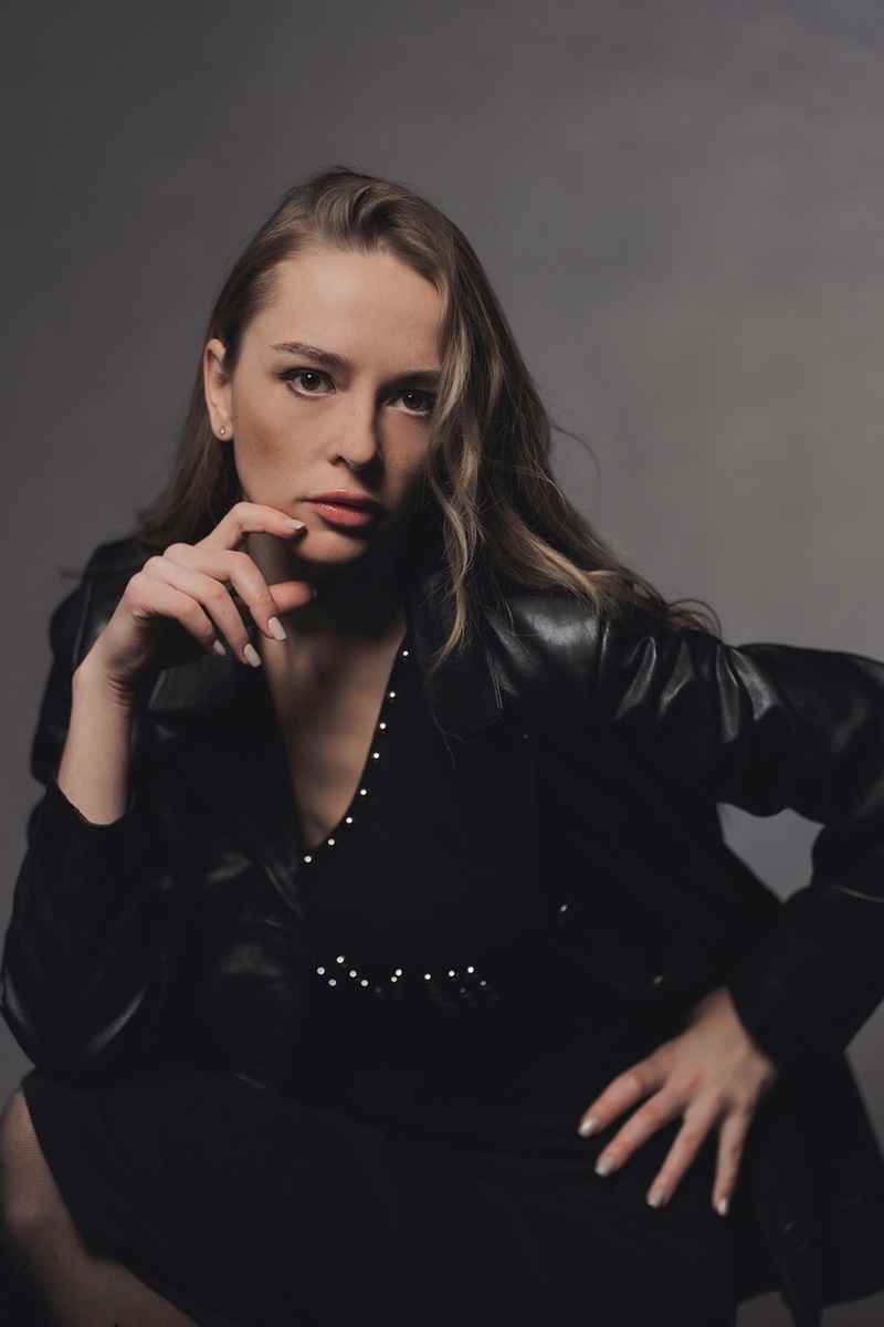 Female model photo shoot of Victoria Lappo