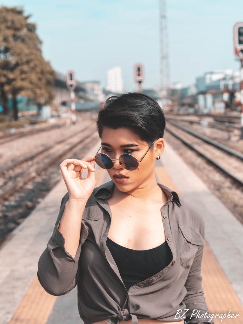 Female model photo shoot of Mukmargarita in Hualamphong Train Station
