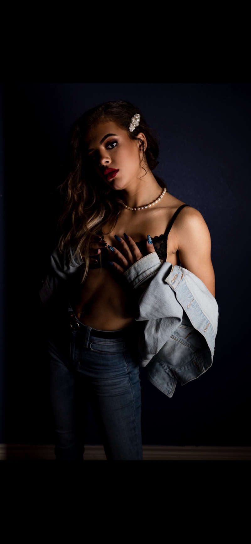 Female model photo shoot of isauncensored