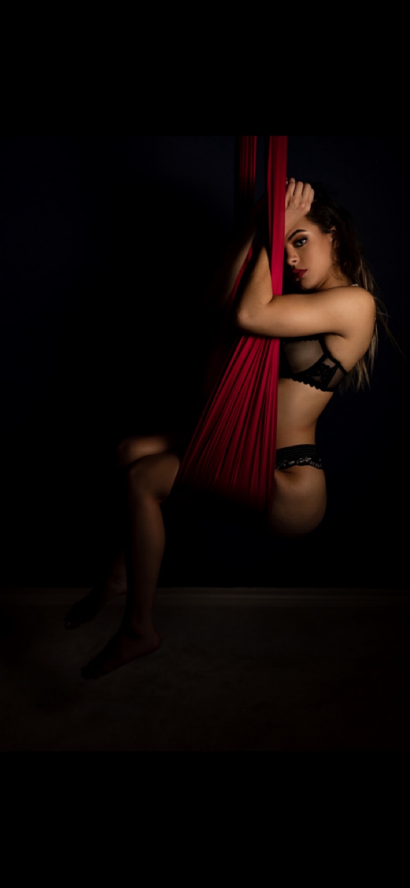 Female model photo shoot of isauncensored
