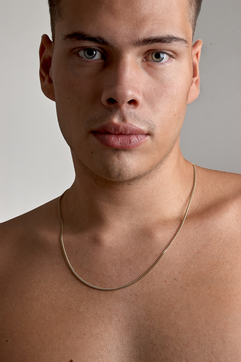 Male model photo shoot of hee_correa by Ramon Redel