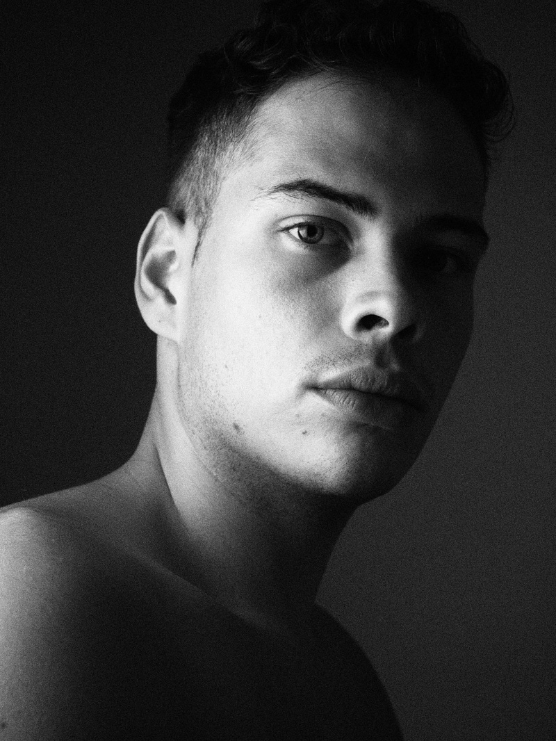 Male model photo shoot of hee_correa by Ramon Redel