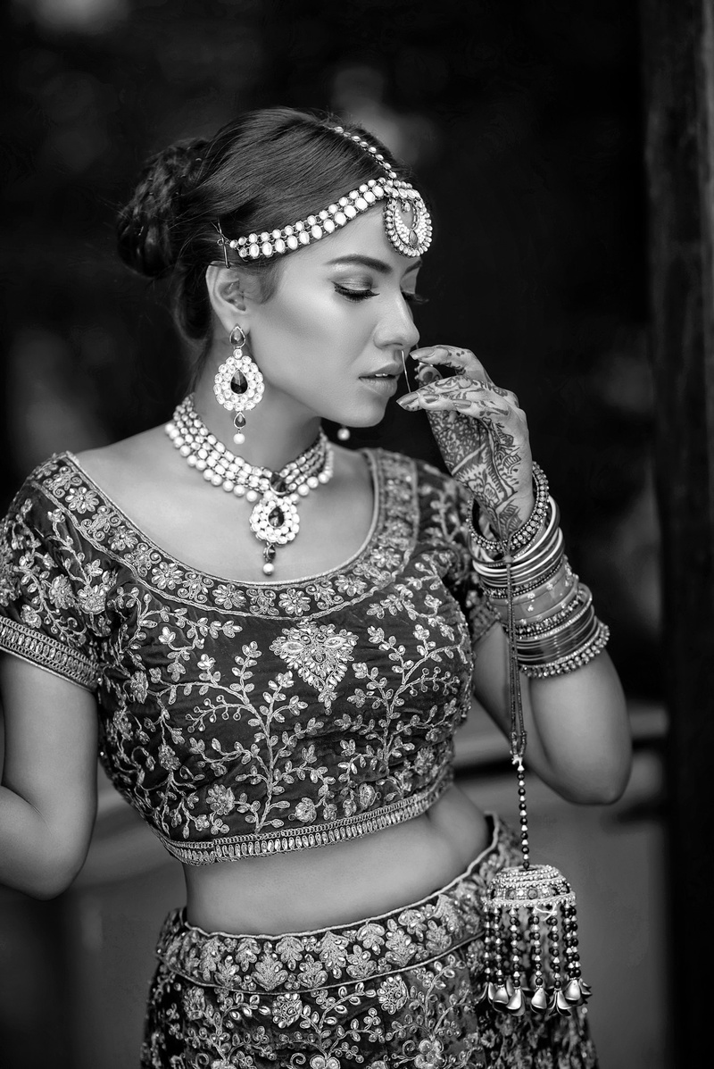 Female model photo shoot of Divyamik in Delhi, India