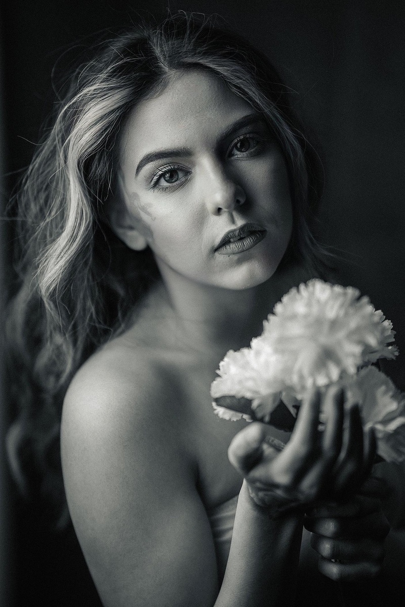 Female model photo shoot of Peach blu