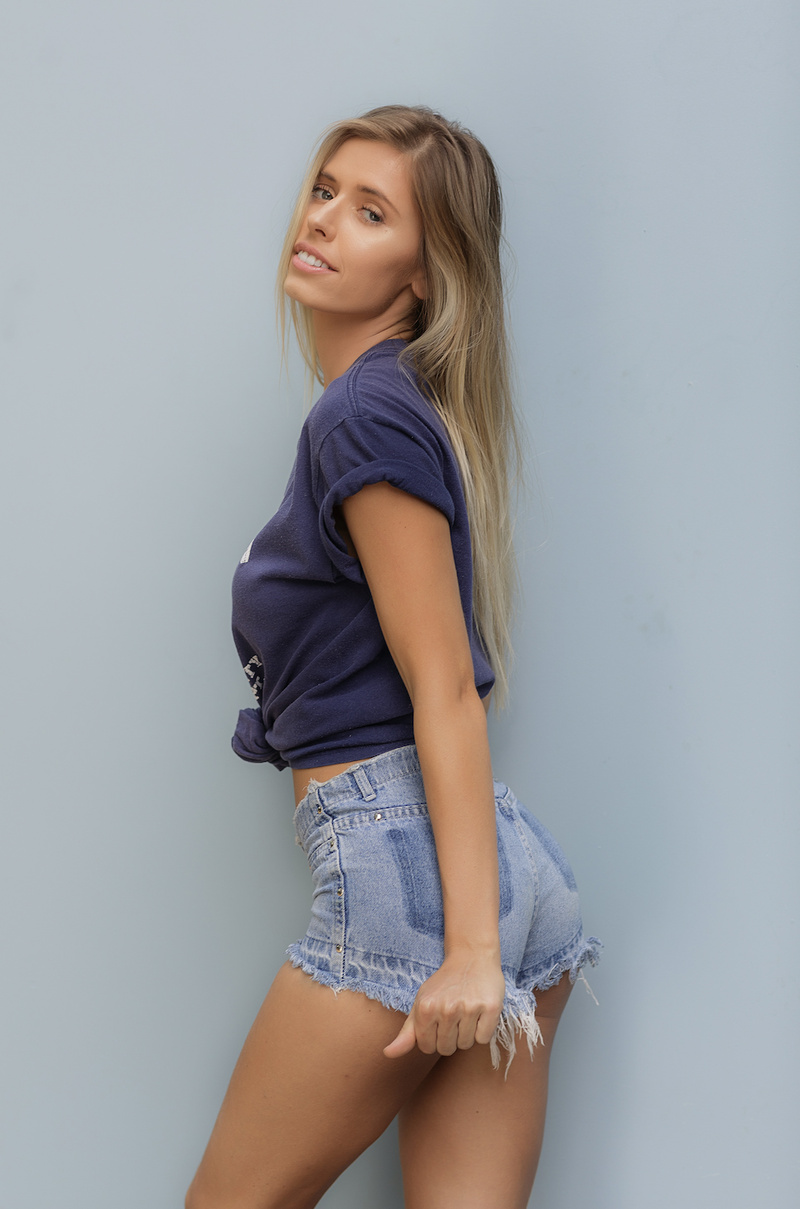 Female model photo shoot of brunacsevero