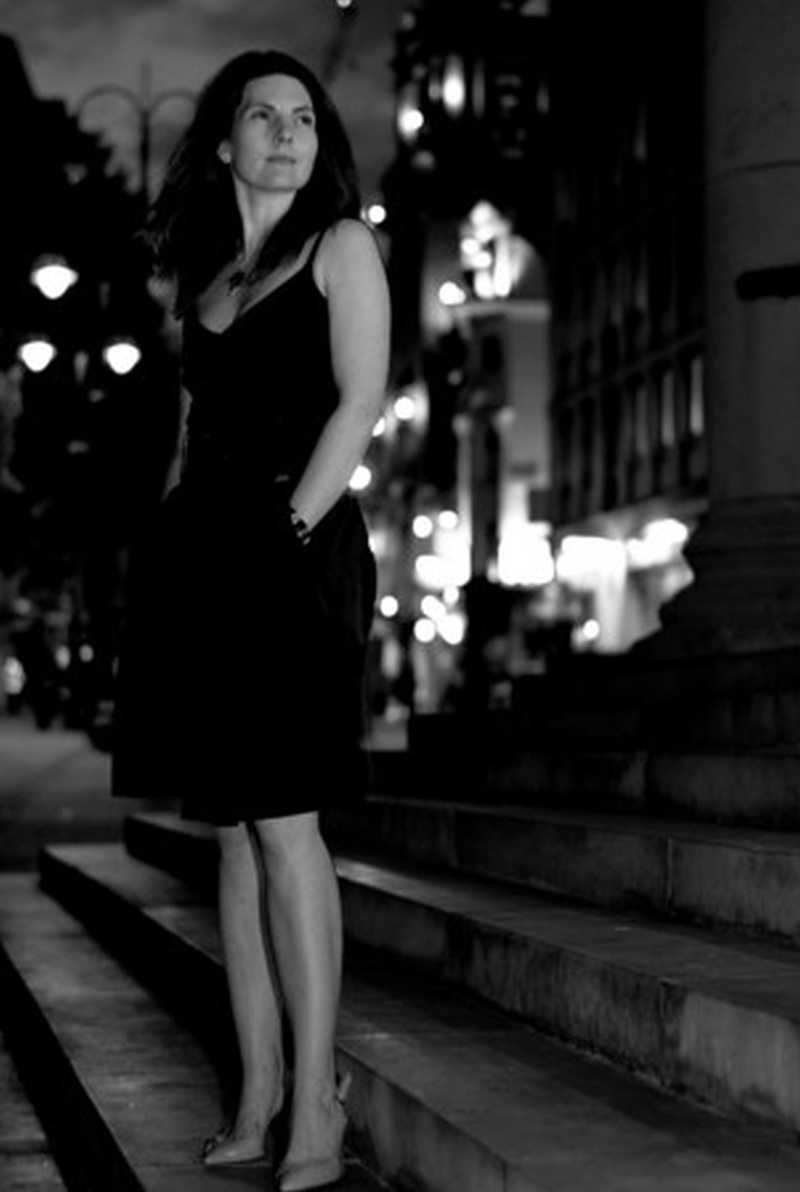 Female model photo shoot of Natascha Slasten in Trafalgar Square