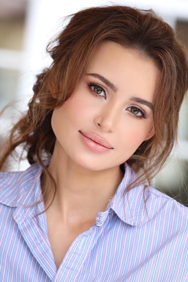 Female model photo shoot of Kristina Mezhynskaya