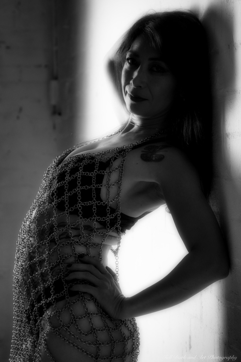 Female model photo shoot of Yenny Fervent